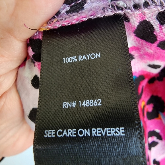 Torrid Pink and Blue Ruched 3/4 Sleeve Blouse - Picture 6 of 6